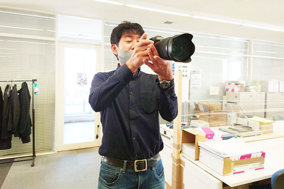 ごっついカメラ構えてます!