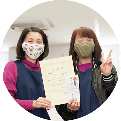 本社　試験検査部　秋本 純子さん、浅川 和美さん