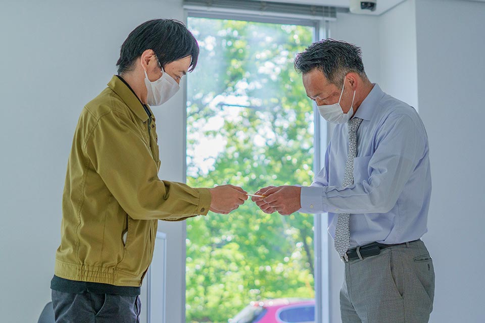 営業第二部の大石さん、気遣い部門の敢闘賞受賞です