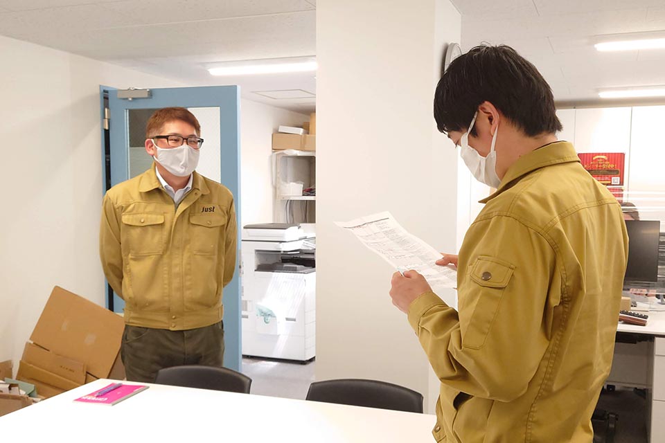 「調査診断部の徳竹さん、自由枠部門のグランプリ受賞です!」「(ノートいらないやつだった…!)」