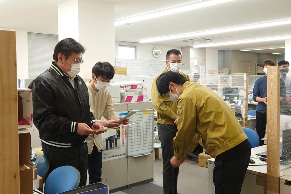検査計画部の藤田さん、古舘さん、辻さん、気遣い部門グランプリです!