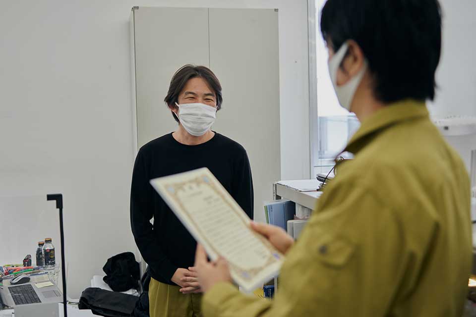 「青木さん、ありがとうAWARDグランプリ受賞です!」「!」
