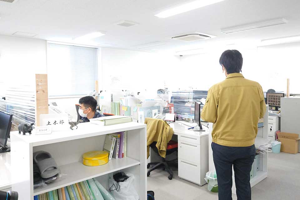 土木部の皆さん、お疲れ様です。表彰にやってまいりました!