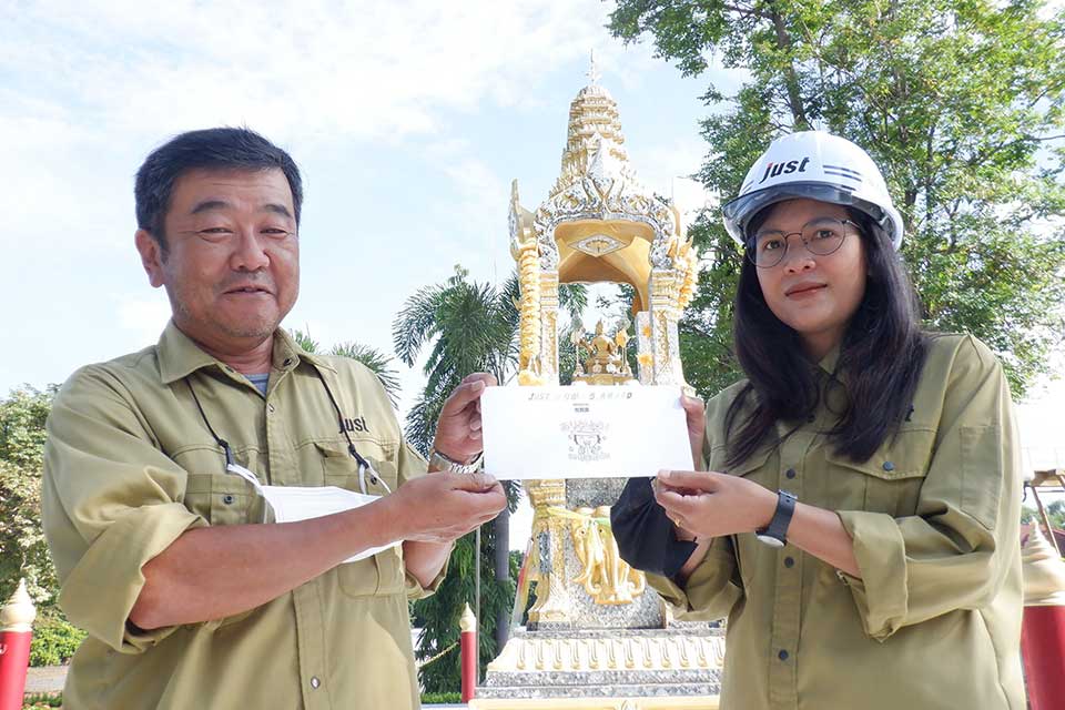 自由枠部門敢闘賞のフォンさん、現地での表彰の様子をパシャリ