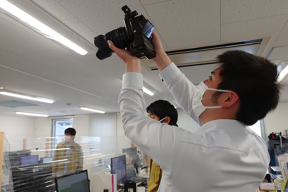 はい、撮りますよ～