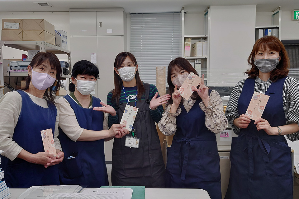 試験検査部の村田さん、安斎さん、嶋田さん、藤本さん、一宮さんは気遣い部門と社内美化部門等で敢闘賞受賞です！