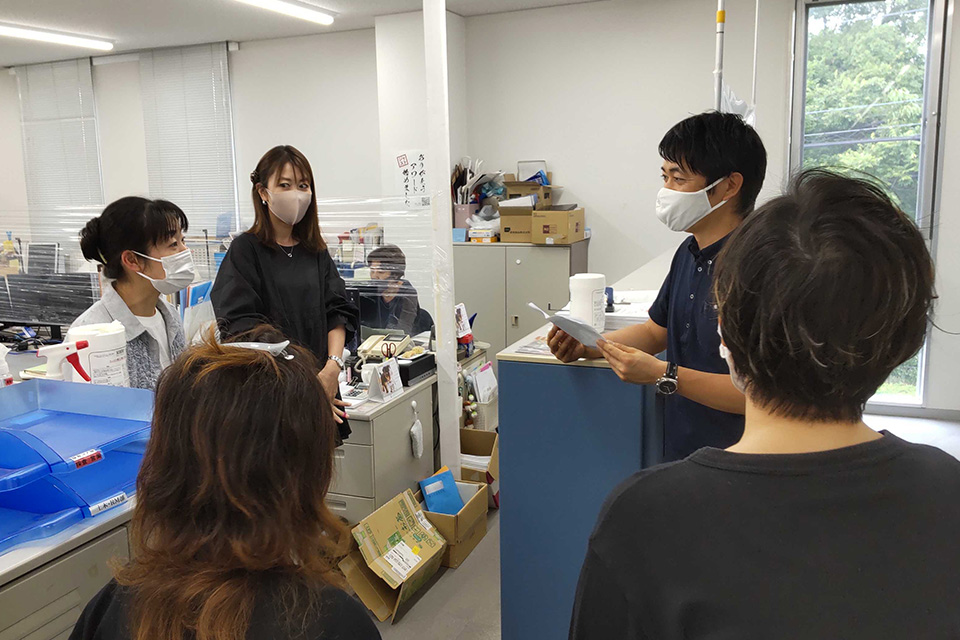 「竹内さんにありがとうが届いています！」と皆で見守りつつ…