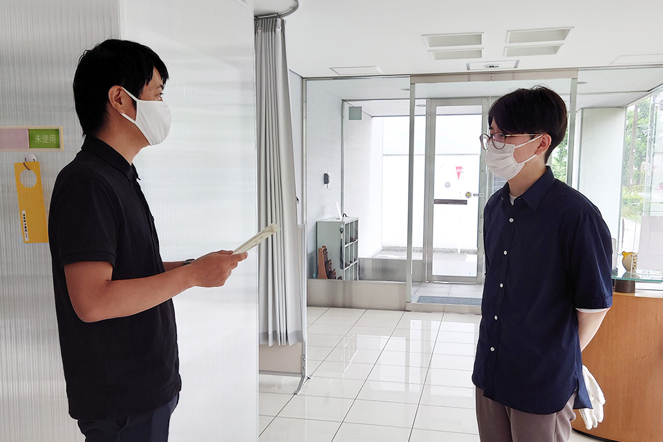調査診断部の乙幡さんは運転お疲れ様です！安全運転ドライバー部門のグランプリ受賞です。